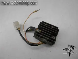 Kawasaki KZ250CSR(KZ250D2) Spanningsregelaar
