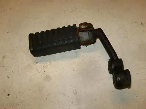 Kawasaki KZ650H Voetstep links voor 34003-1063