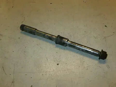 Kawasaki KZ650H Voorwiel as