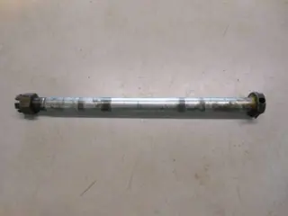 Kawasaki KZ750B Achterwiel as 42031-052