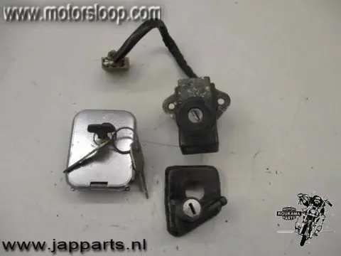 Kawasaki KZ750N Slotenset met kontaktslot en tankslot