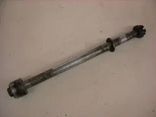 Kawasaki LTD440 Achterwiel As