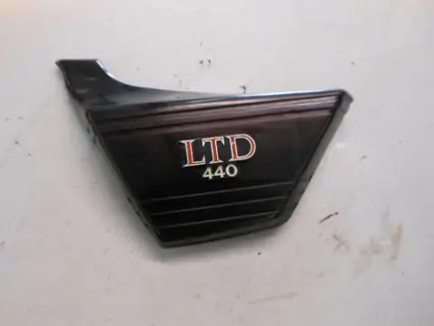 Kawasaki LTD440 Zijkap links paars