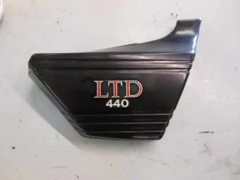 Kawasaki LTD440 Zijkap rechts paars