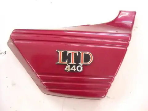 Kawasaki LTD440 Zijkap Rechts Rood