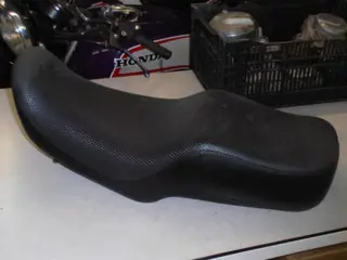 Kawasaki LTD550(KZ550F) Zadel 1