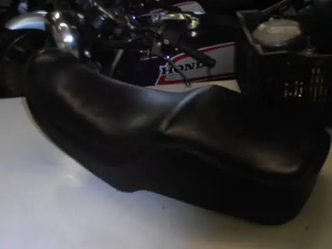 Kawasaki LTD550(KZ550F) Zadel 2