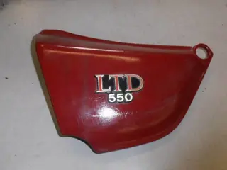 Kawasaki LTD550(KZ550F) Zijkap links rood met embleem