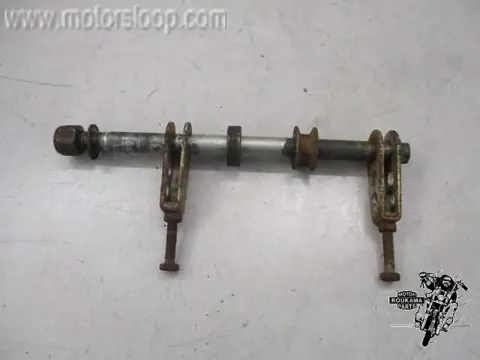 Suzuki DR400S Achterwiel as