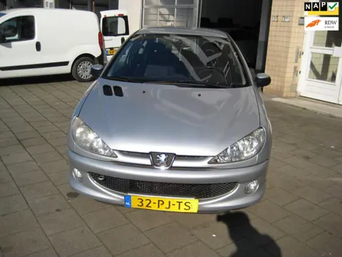 Peugeot 206 1.6-16V Quiksilver