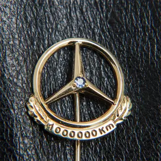 Decoratief object - Old Polished Mercedes Benz Daimler Gold