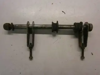 Suzuki GS550L Achteras