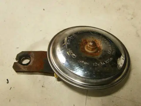 Suzuki GSF400 Claxon