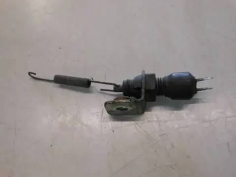 Suzuki GSX-R750(GR77A) Remlichtschakelaar achter