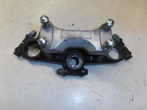 Suzuki GSX1100E Voorvork balhoofdplaat