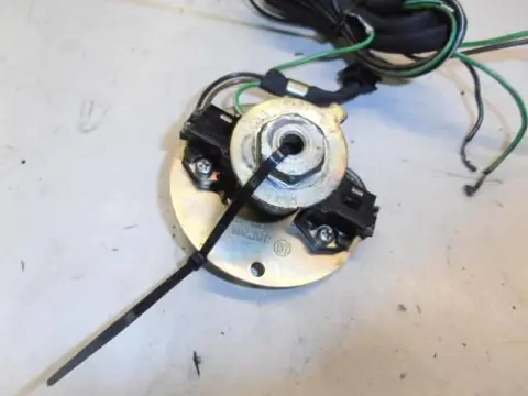 Suzuki GSX400E Pick-Ups 33110-44420