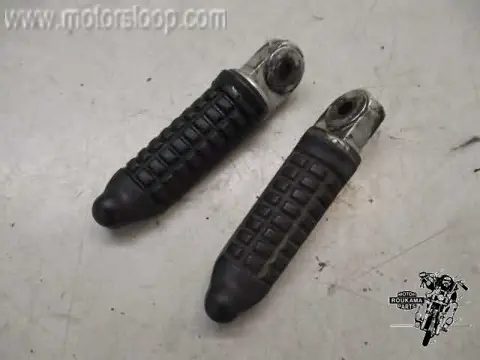 Suzuki GSX400F(GK74A) voetsteps achter