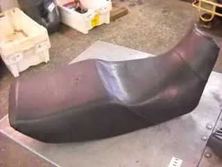 Suzuki GSX400FWS Zadel