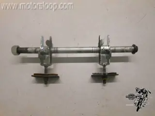 Suzuki GSX600F(AJ3113) Achterwiel as 64711-08F00