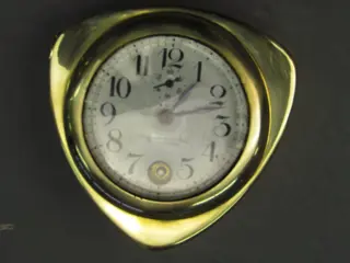 #03 The New Haven Clock