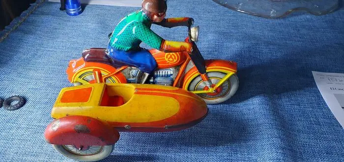 Igra Tekhnika Leningrad - Motor moto con sidecar e pilota -