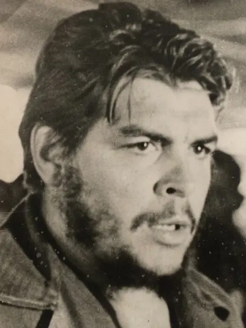 Perfecto Romero (1939) - Lider Che Guevara en una fabrica