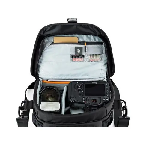 LowePro Nova 180 AW II Zwart