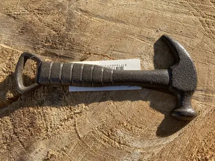 GIETIJZEREN FLESOPENER HAMER NIEUW