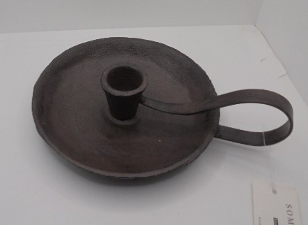 GIETIJZEREN KANDELAAR MET OOR dia 15 cm NIEUW