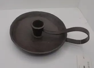 GIETIJZEREN KANDELAAR MET OOR dia 15 cm NIEUW