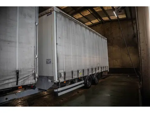 Robuste-Kaiser GRAND VOLUME+TOIT DECOUVRABLE (bj 2009)