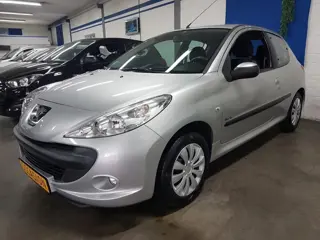 Peugeot 206+ 1100i 3 DEURS AIRCO
