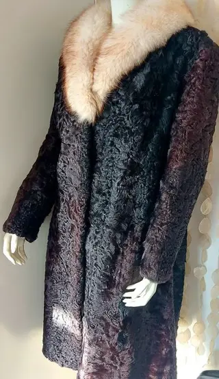 Artisan Furrier - Lamsvel, Vos Bontjas - Gemaakt in: