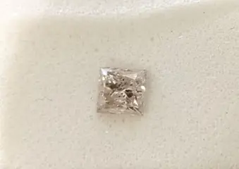 Diamant - 0.43 ct - Prinses - K, Faint Brown - P1, No
