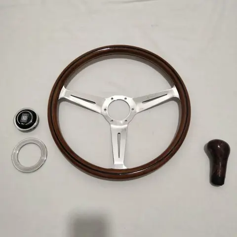 Dashboard instrument - Volante Nardi 39 cm con pomello