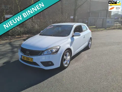 Kia Pro_cee'd 1.4 CVVT Navigator Plus Pack LEUKE AUTO RIJDT EN SCHAKELT GOED