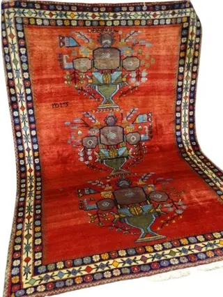 Feiner Afschari Vasenmotiv vom Meister Knüpfer Signiert -