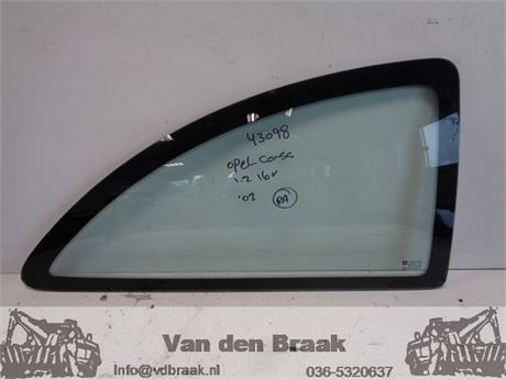 Opel Corsa 3 deurs 2000-2006 Zijruit rechts achter