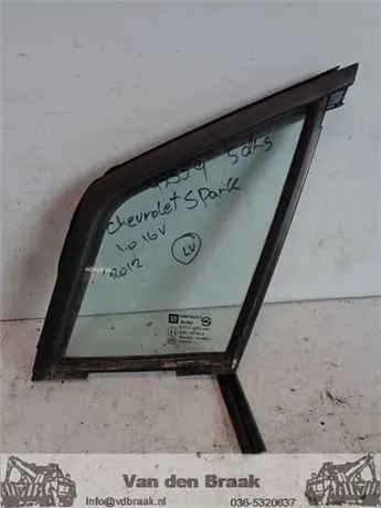 Chevrolet Spark 2010-2015 Driehoekraam links voor