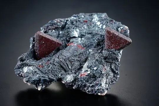 ZUNYITE - TOPKWALITEIT - natuurlijk - zeldzaam - 31×24×7 mm