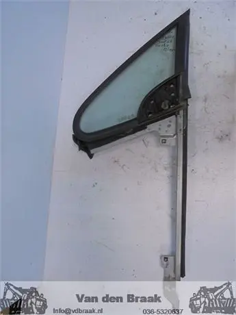 Peugeot 307 CC 2003-2009 Links voor driehoeksraam