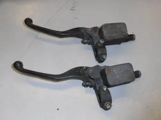 Benelli Adiva 150 Rempomp links(per stuk)