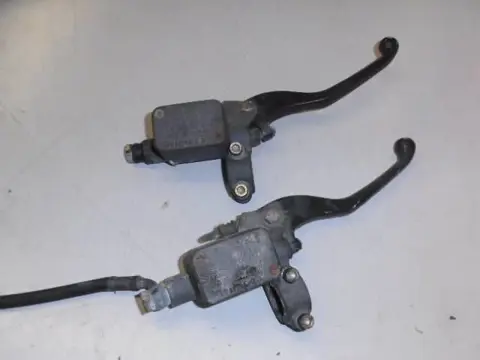 Benelli Adiva 150 Rempomp rechts(per stuk)