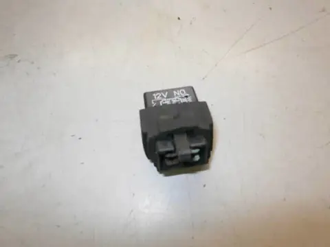 BMW F650(E169) Schakelrelais 4 pins