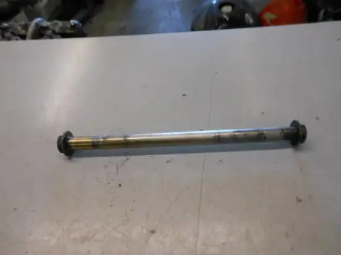 Cagiva River 500 Achterwiel as