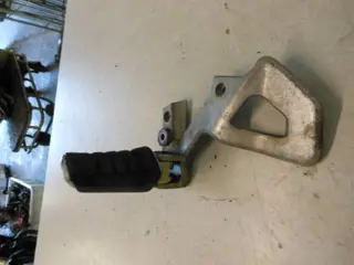 Cagiva River 500 Schetsplaat links voor met step