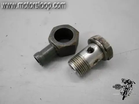 Cagiva W16 600 (2G) Olieleiding adapter