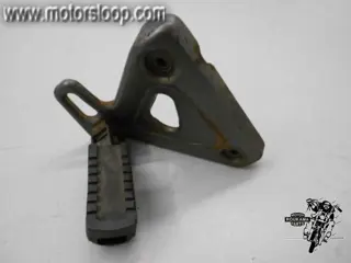 Cagiva W16 600 (2G) Voetstep met houder rechts achter