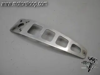 Cagiva W16 600 (2G) Voorspatbord bevestiging.