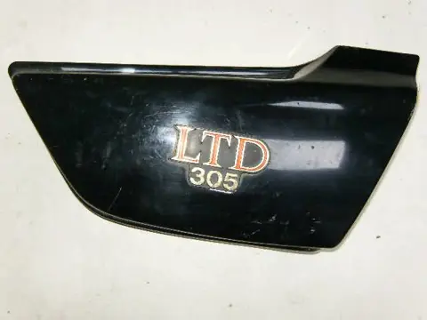 KAWASAKI LTD305 Zijkap Rechts Zwart 3